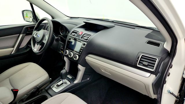 2017 Subaru Forester 2.5i Premium CVT - 22964406 - 24
