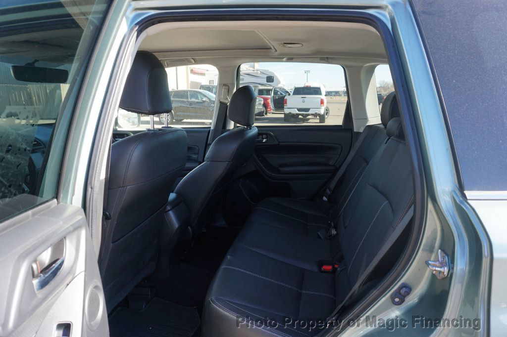 2017 Subaru Forester 2.5i Touring CVT - 22956022 - 4