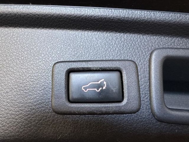 2017 Subaru Forester 2.5i Touring CVT - 23073731 - 26