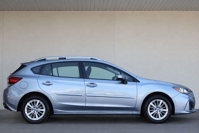 2017 Subaru Impreza Premium - 23093855 - 1