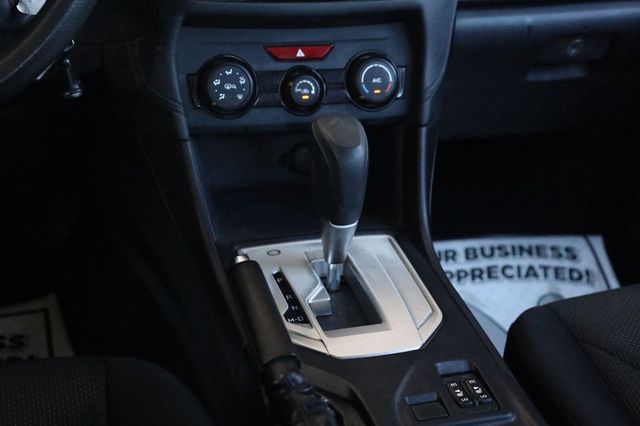 2017 Subaru Impreza Premium - 23093855 - 40