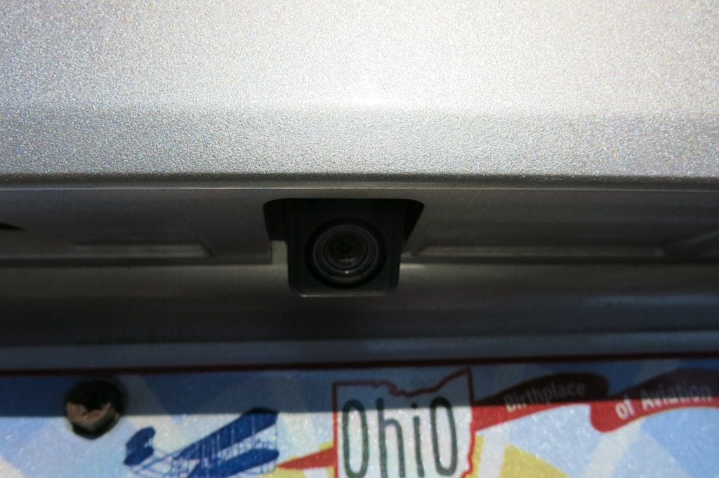 2017 Subaru Legacy 2.5i - 22996707 - 76