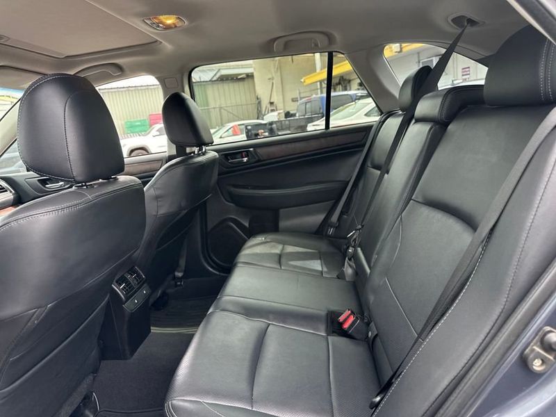 2017 Subaru Outback 2.5i - 22943623 - 14