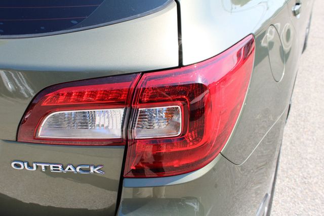 2017 Subaru Outback 2.5i - 23069936 - 10