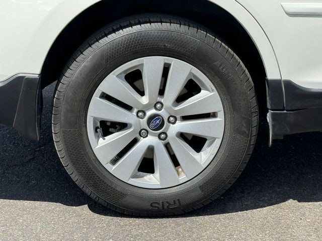 2017 Subaru Outback 2.5i Premium - 22435941 - 17
