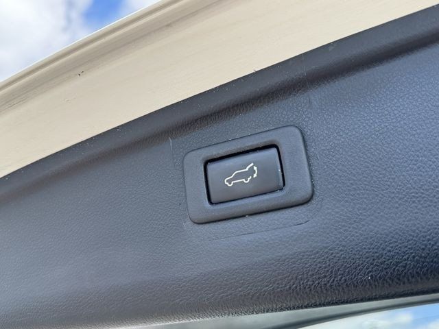 2017 Subaru Outback 2.5i Premium - 22435941 - 19