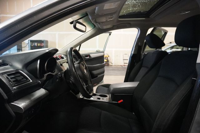 2017 Subaru Outback 2.5i Premium Wagon - 22997738 - 4