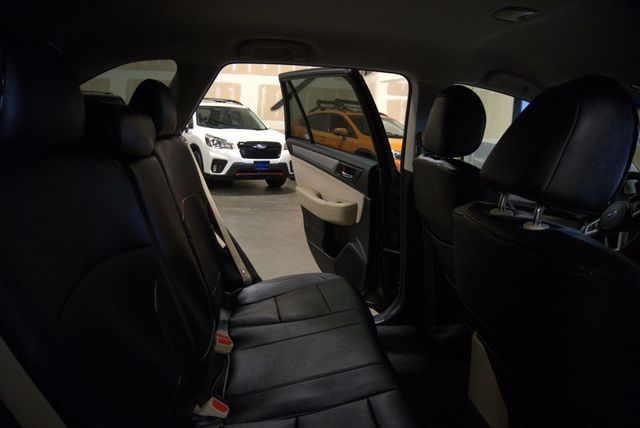 2017 Subaru Outback 2.5i Premium Wagon - 23011959 - 10