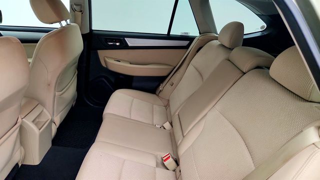 2017 Subaru Outback 2.5i Premium w/ EyeSight, Navigation & Power Moonroof - 23057322 - 19