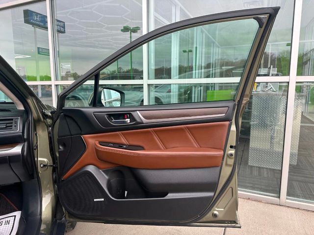 2017 Subaru Outback 2.5i Touring - 22952525 - 13