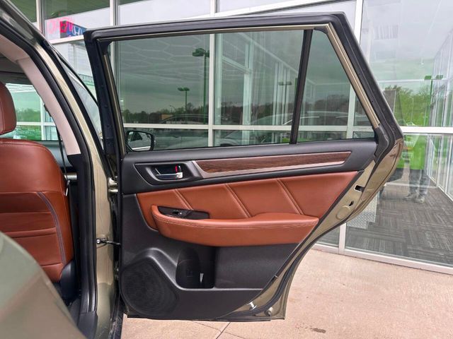 2017 Subaru Outback 2.5i Touring - 22952525 - 14