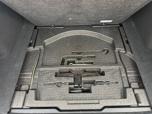 2017 Subaru Outback 2.5i Touring - 22952525 - 16