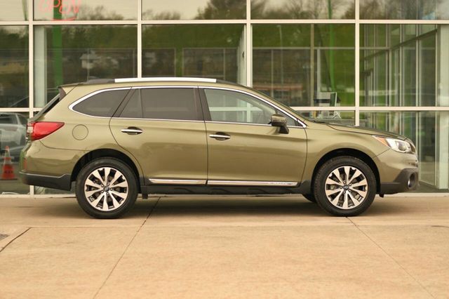 2017 Subaru Outback 2.5i Touring - 22952525 - 7