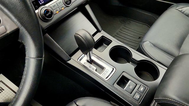 2017 Subaru Outback 3.6R Limited w/ EyeSight, Navigation, High Beam Assist & RAB - 23018162 - 16