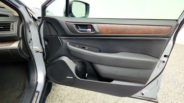 2017 Subaru Outback 3.6R Limited w/ EyeSight, Navigation, High Beam Assist & RAB - 23018162 - 25