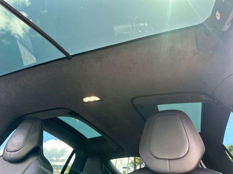 2017 Tesla Model X  - 23040347 - 18
