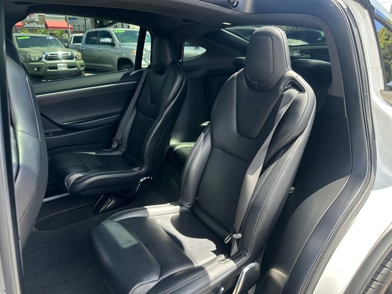 2017 Tesla Model X 100D AWD - 23040347 - 13