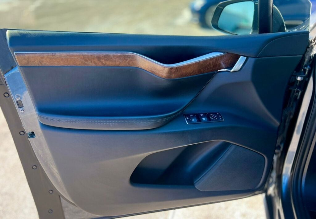 2017 Tesla Model X 100D AWD - 22962316 - 13