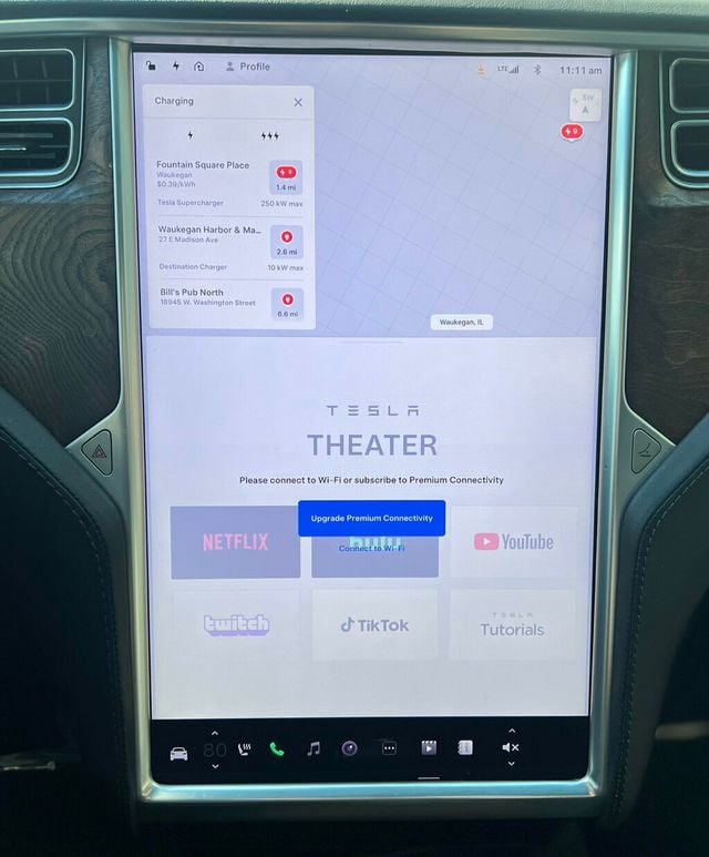 2017 Tesla Model X 100D AWD - 22962316 - 29