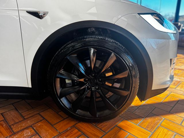 2017 Tesla Model X 75D AWD - 22972345 - 11