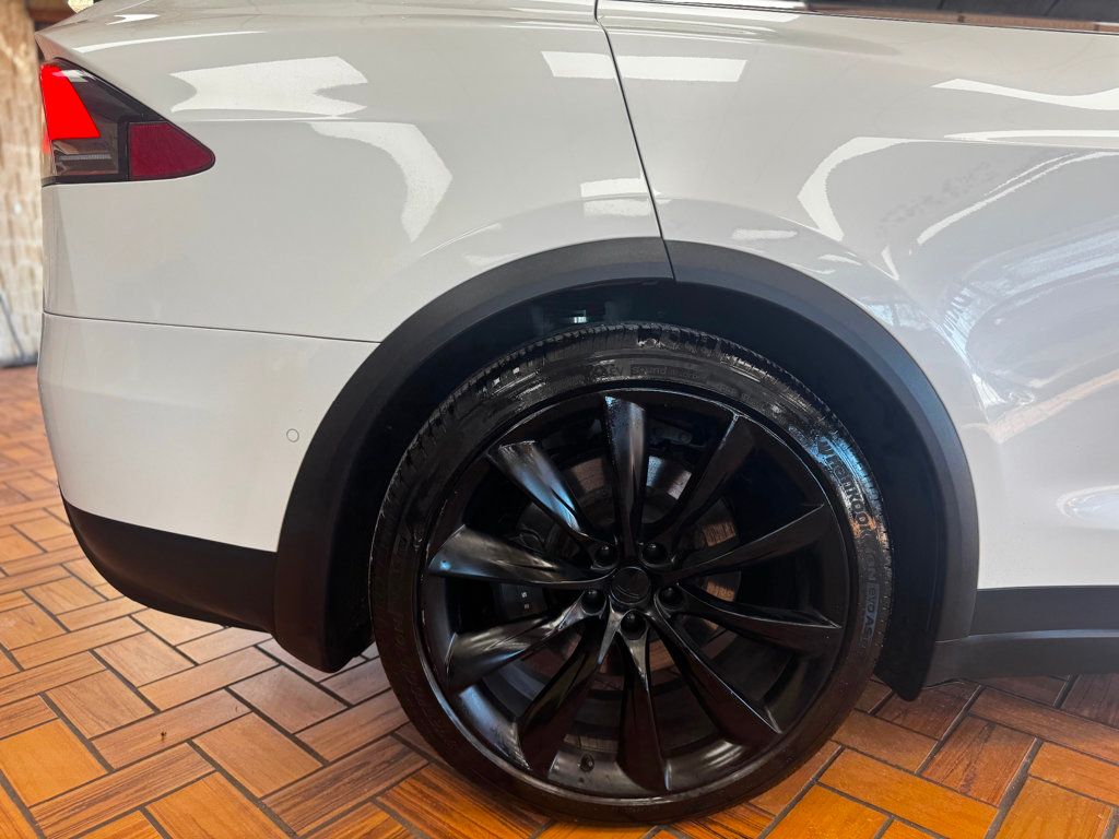 2017 Tesla Model X 75D AWD - 22972345 - 12