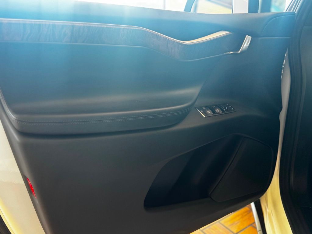 2017 Tesla Model X 75D AWD - 22972345 - 15