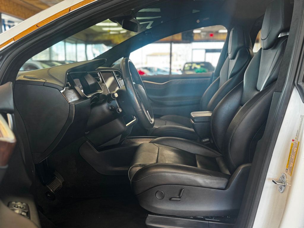 2017 Tesla Model X 75D AWD - 22972345 - 16