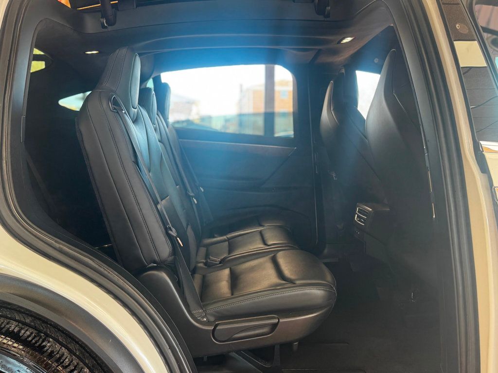2017 Tesla Model X 75D AWD - 22972345 - 19