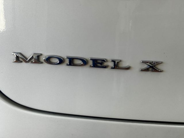 2017 Tesla Model X 75D AWD - 22972345 - 23