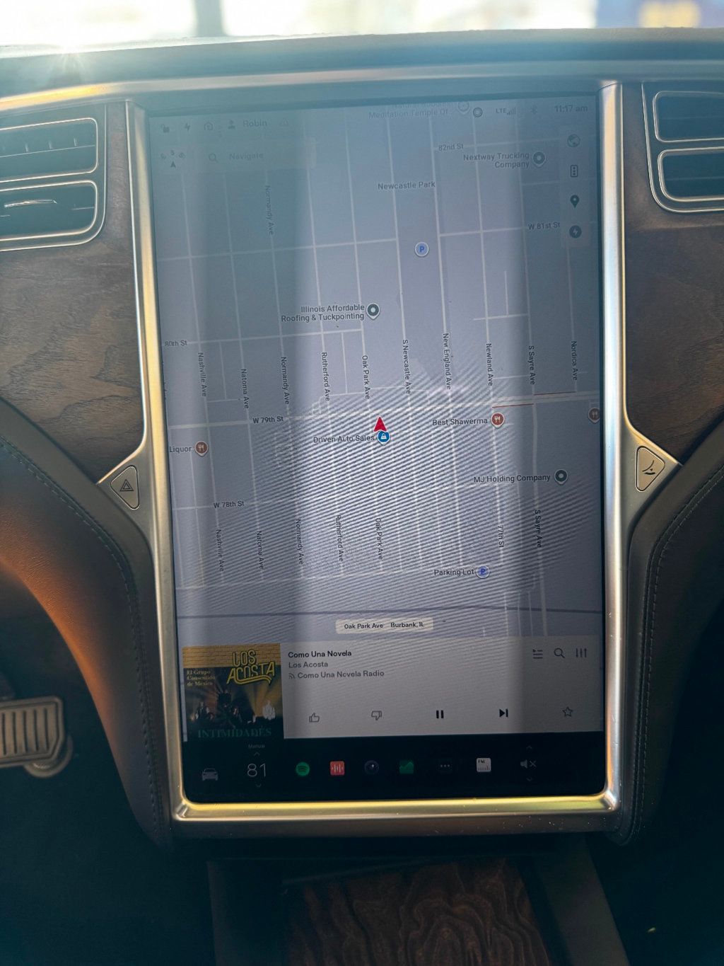 2017 Tesla Model X 75D AWD - 22972345 - 26