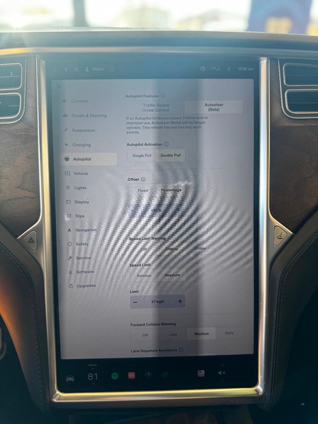 2017 Tesla Model X 75D AWD - 22972345 - 28