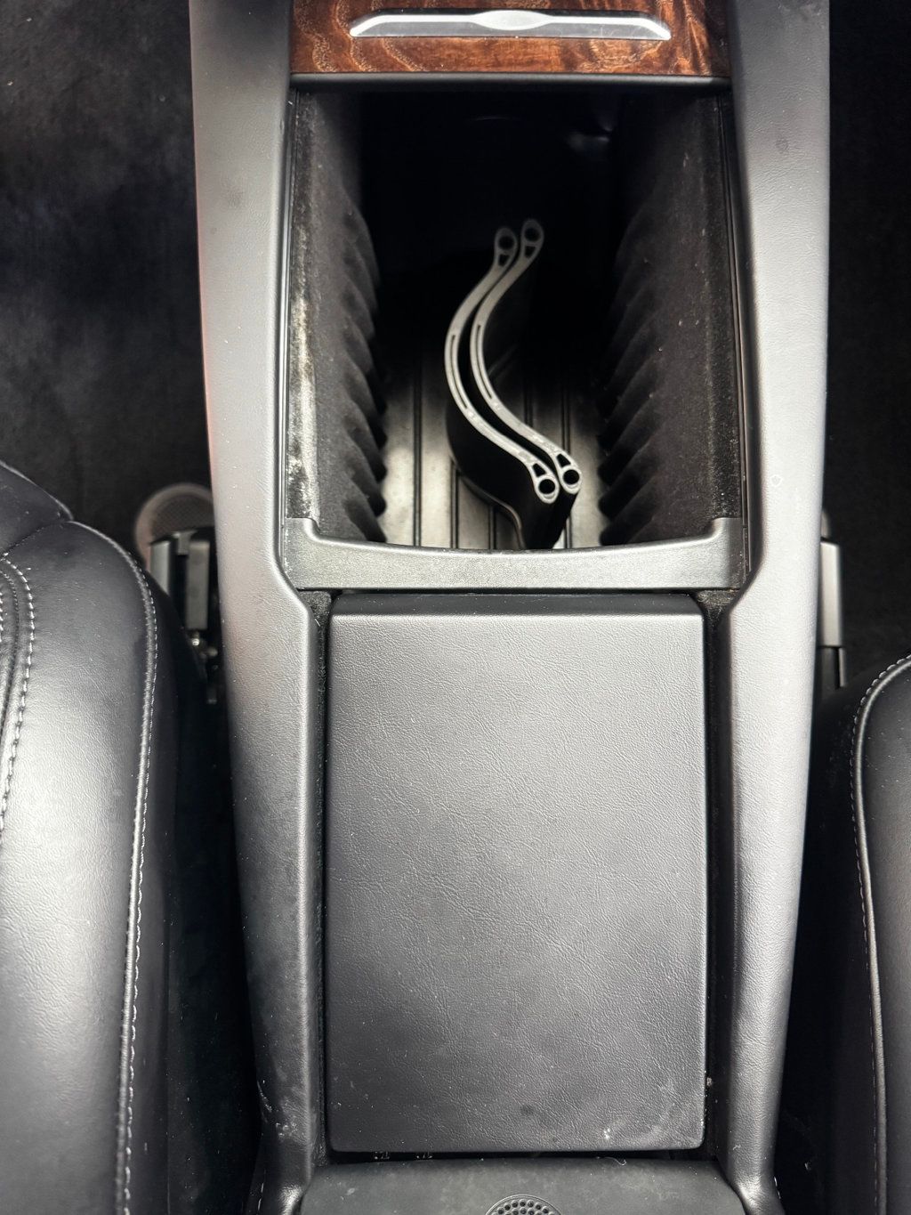 2017 Tesla Model X 75D AWD - 22972345 - 32