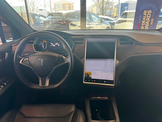 2017 Tesla Model X 75D AWD - 22972345 - 35