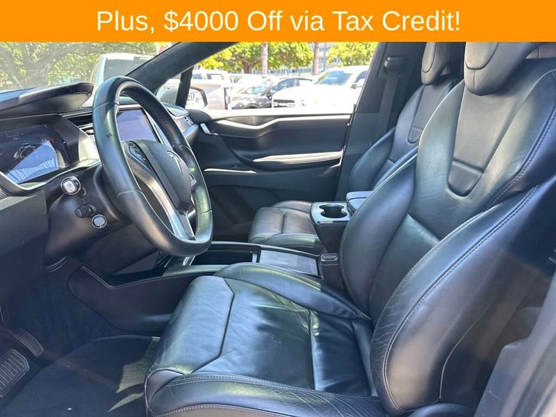 2017 Tesla Model X 75D photo 11
