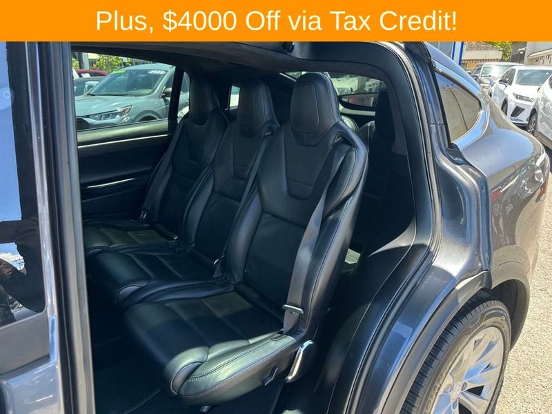 2017 Tesla Model X 75D photo 12