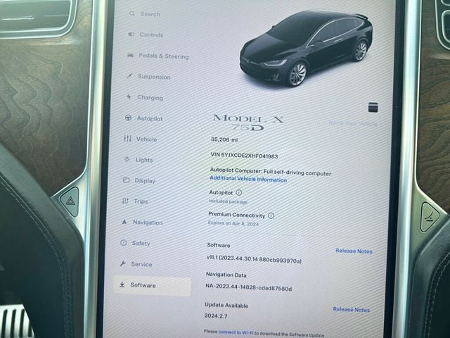 2017 Tesla Model X 75D AWD - 22356373 - 33