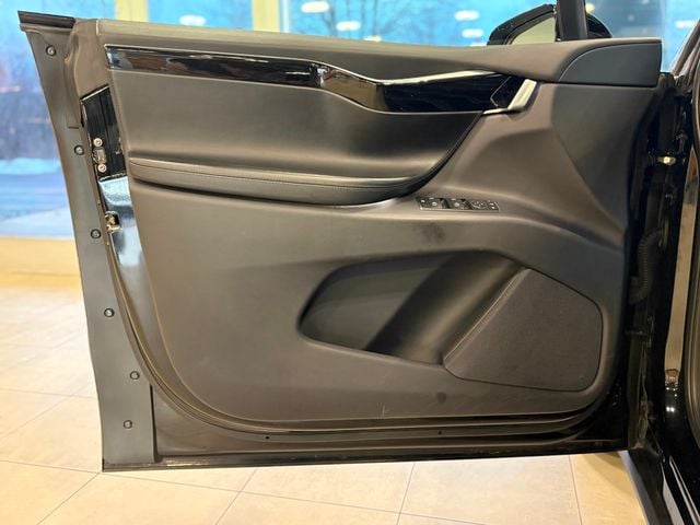 2017 Tesla Model X 75D AWD - 22962462 - 17