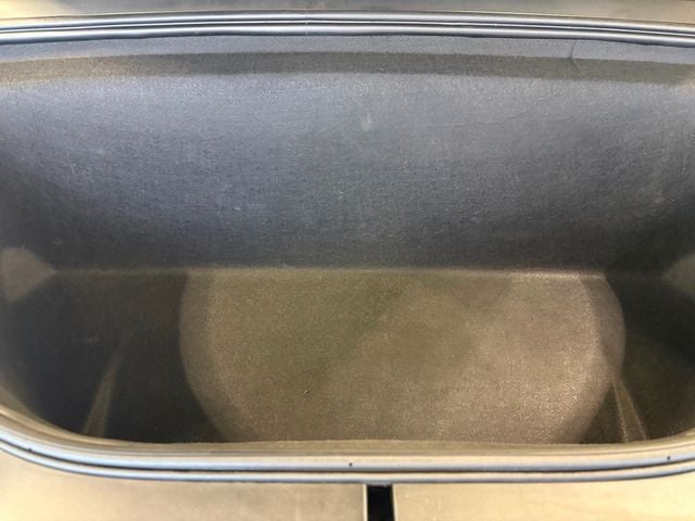 2017 Tesla Model X 75D AWD - 22962462 - 37