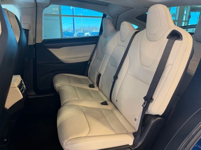 2017 Tesla Model X 75D AWD - 22977768 - 21