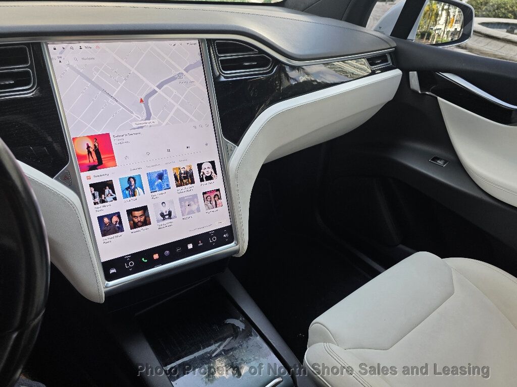 2017 Tesla Model X 75D AWD - 23075039 - 40