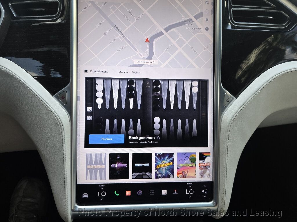 2017 Tesla Model X 75D AWD - 23075039 - 42
