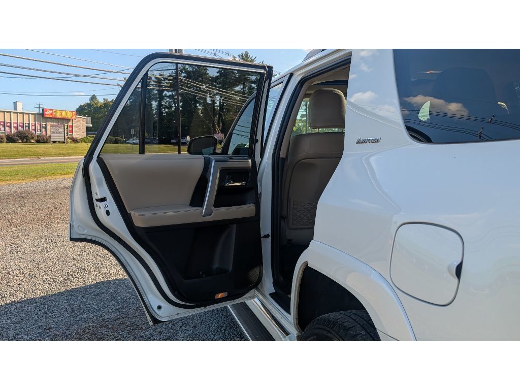 2017 Toyota 4Runner Limited 4WD photo 10