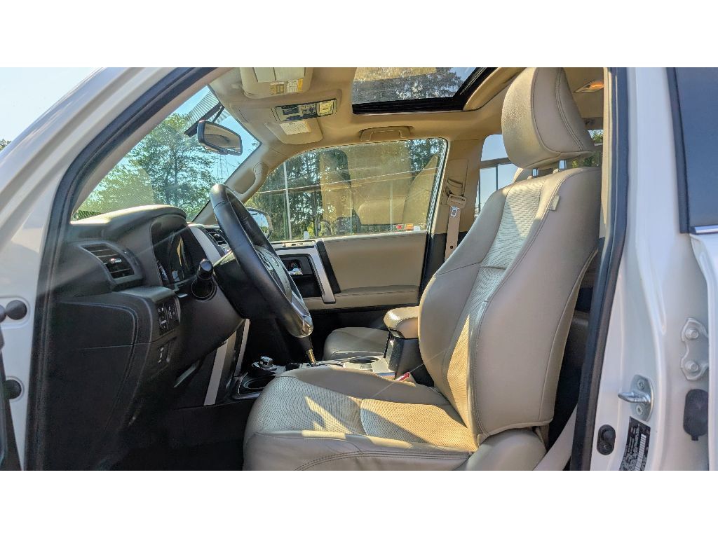 2017 Toyota 4Runner Limited 4WD photo 14