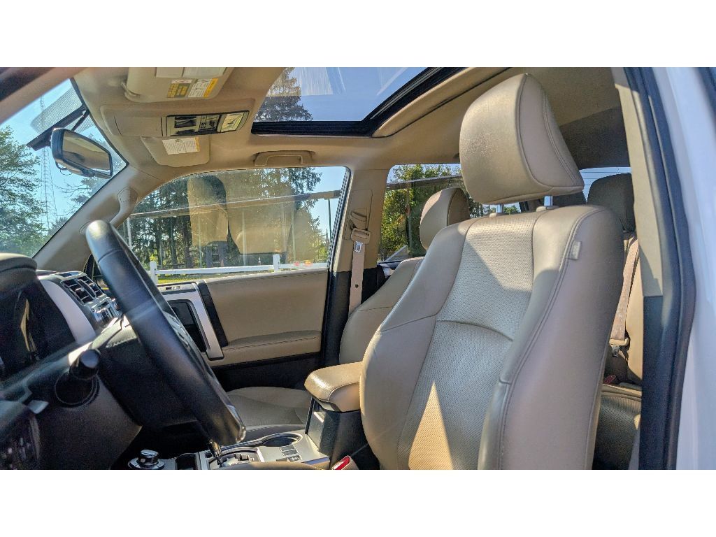 2017 Toyota 4Runner Limited 4WD photo 15