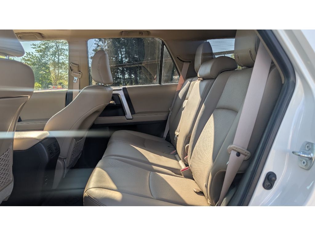 2017 Toyota 4Runner Limited 4WD photo 18