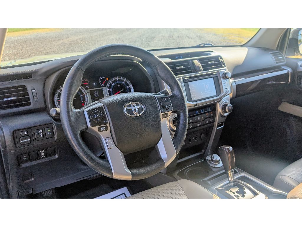 2017 Toyota 4Runner Limited 4WD photo 19