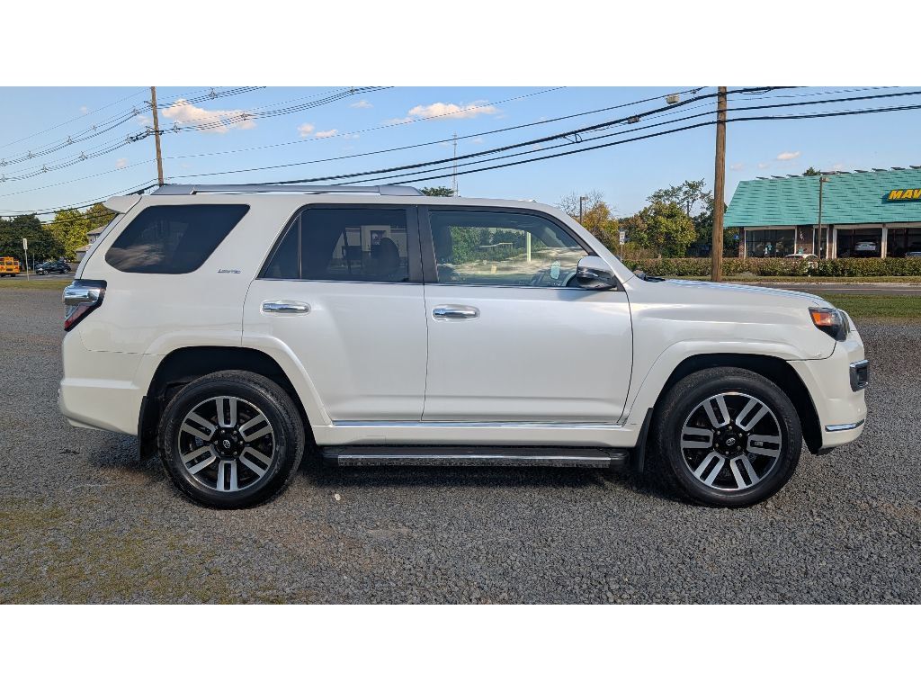 2017 Toyota 4Runner Limited 4WD photo 8