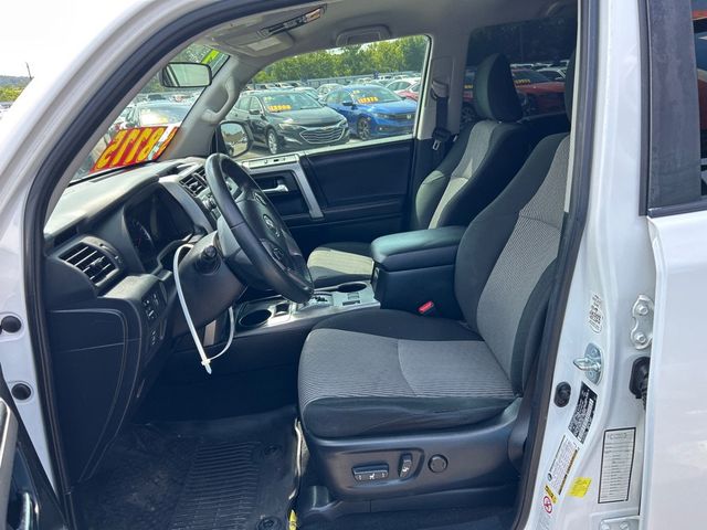 2017 Toyota 4Runner SR5 2WD - 23059455 - 7
