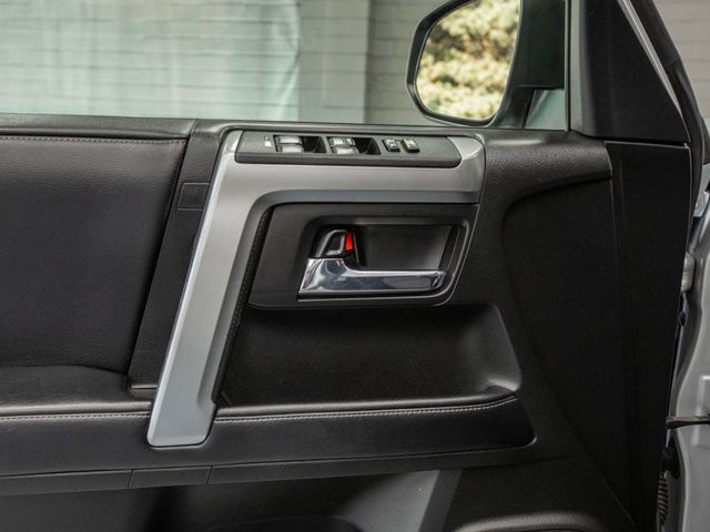 2017 Toyota 4Runner SR5 4WD - 22913884 - 22