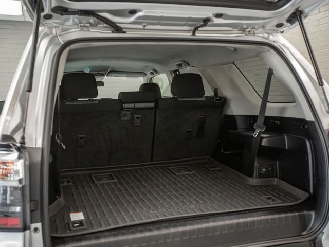 2017 Toyota 4Runner SR5 4WD - 22913884 - 26